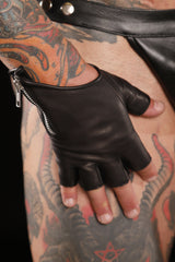 Chokehold Leather Gloves